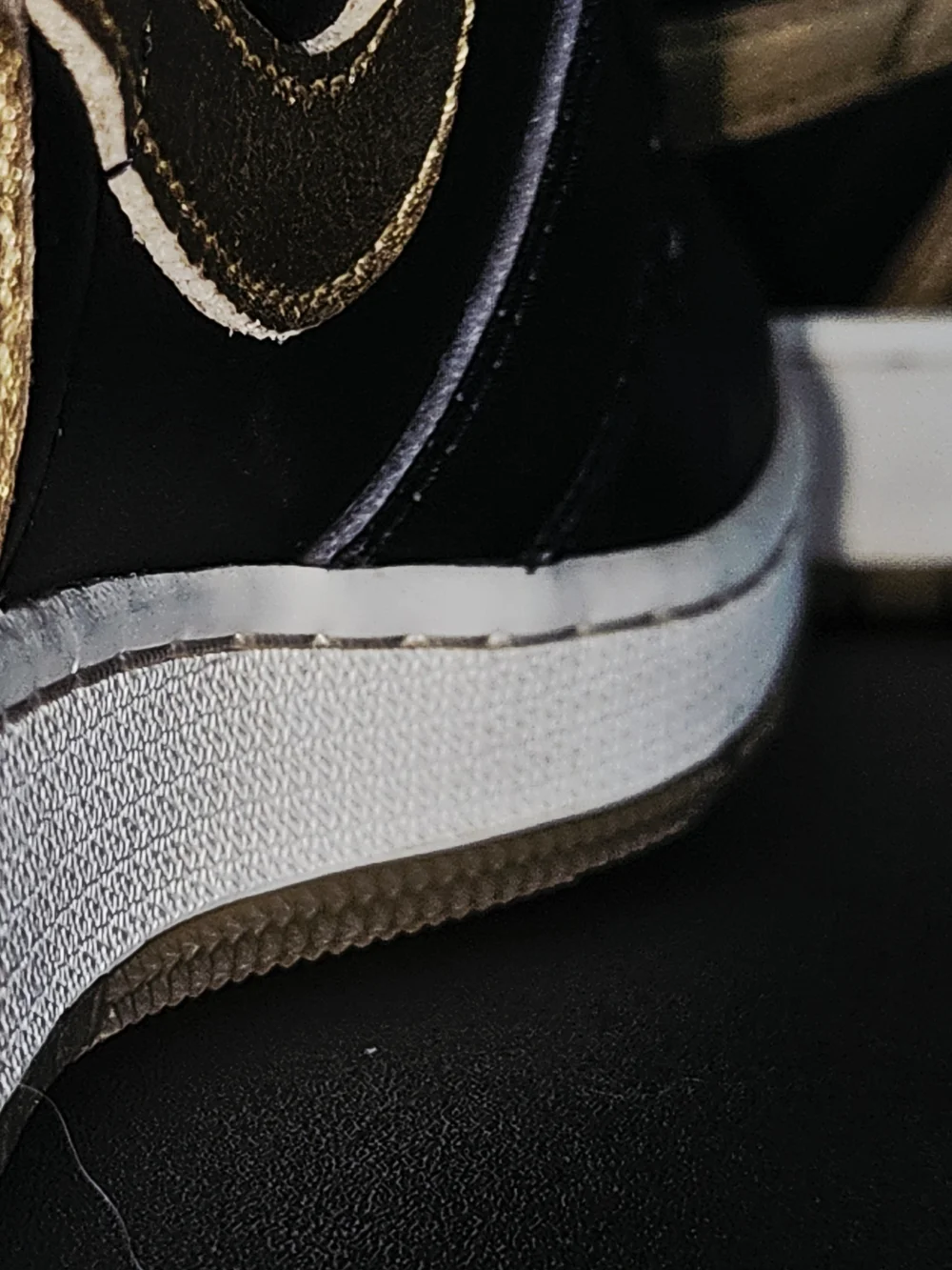 Air Jordan 1 High Black Metallic Gold
